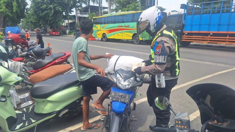 Operasi Keselamatan Semeru 2026, Satlantas Polres Pasuruan Kota Tertibkan ODOL dan Kereta Kelinci Secara Humanis