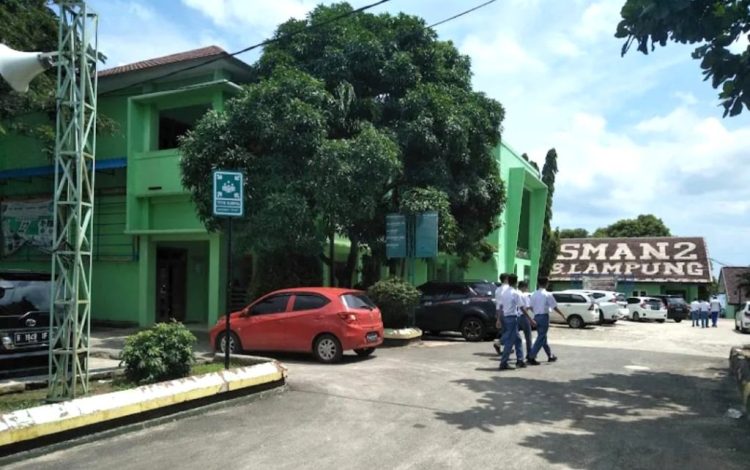 Dari Lorong Smanda ke Lorong Batin: Jejak Awal Kepenyairan Udo Z Karzi