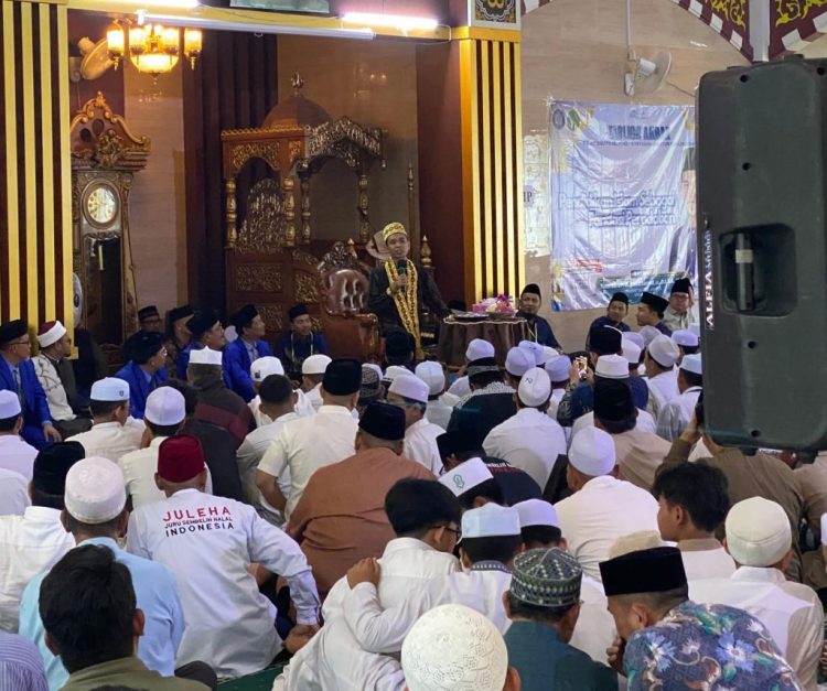 Ustadz Abdul Somad Isi Tabligh Akbar di Masjid Jannatun Naim Batu Putuk, Jemaah Membludak