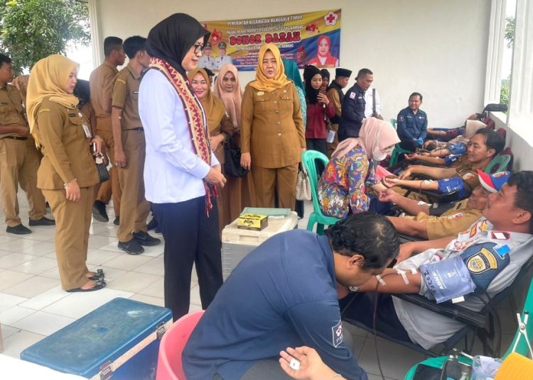 PMI Tulang Bawang dan Camat Menggala Timur Gelar Donor Darah Sukarela