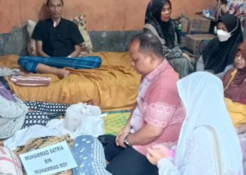 Agus Djumadi Melayat ke Rumah Duka Bocah Korban Hanyut Banjir di Rajabasa