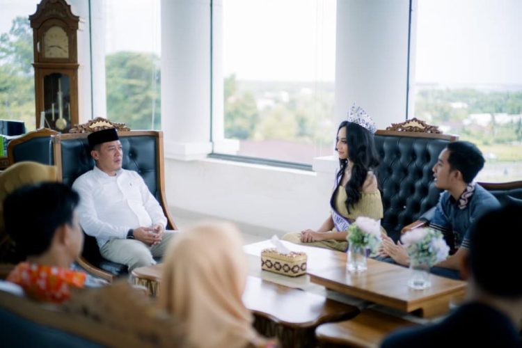 Bupati Pesisir Barat Bangga, Putri Indonesia Lampung Siap Harumkan Nama Daerah