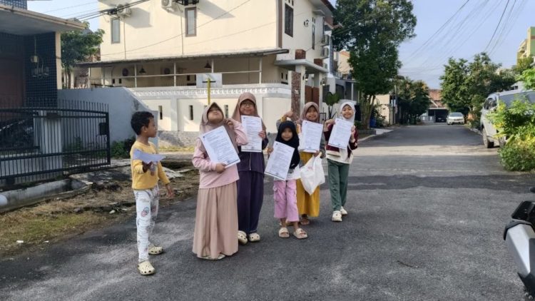 Tingkatkan Kesadaran Zakat, Generasi Muda Masjid Al Iman Bandar Lampung Turun ke Jalan