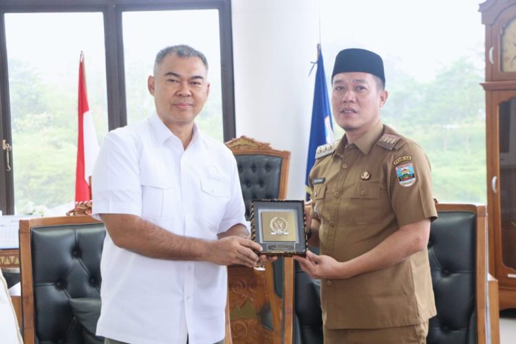 Bupati Pesisir Barat Gandeng DPR RI Akselerasi Potensi Wisata Negeri Para Sai Batin