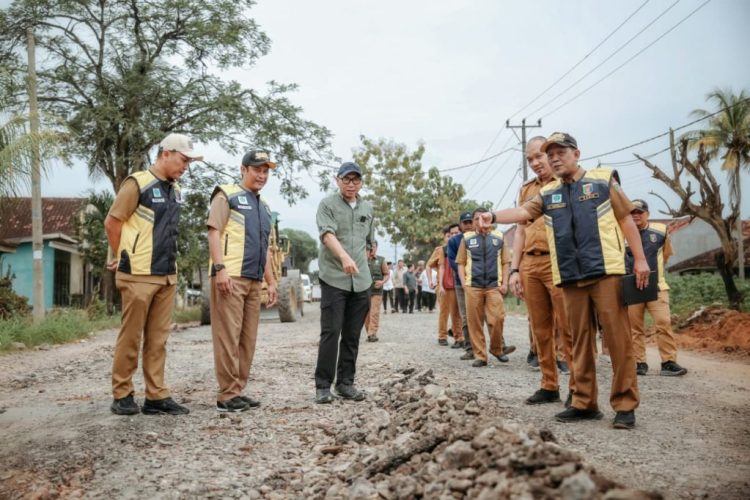 Sidak Proyek Jalan di Lampung Tengah, Gubernur Mirza Instruksikan Kontraktor Patuhi Spesifikasi