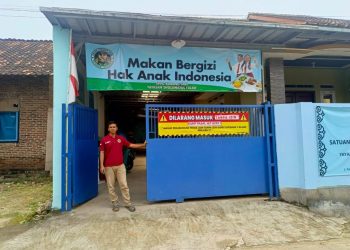 Carut Marut Makan Bergizi Gratis di Jati Agung, Pengemasan Asalan dan Menu Tak Sesuai Standar