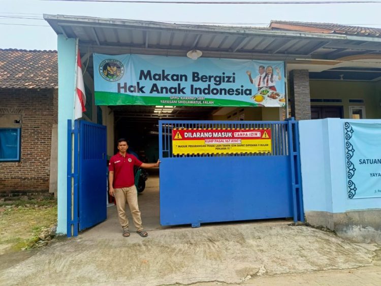 Carut Marut Makan Bergizi Gratis di Jati Agung, Pengemasan Asalan dan Menu Tak Sesuai Standar