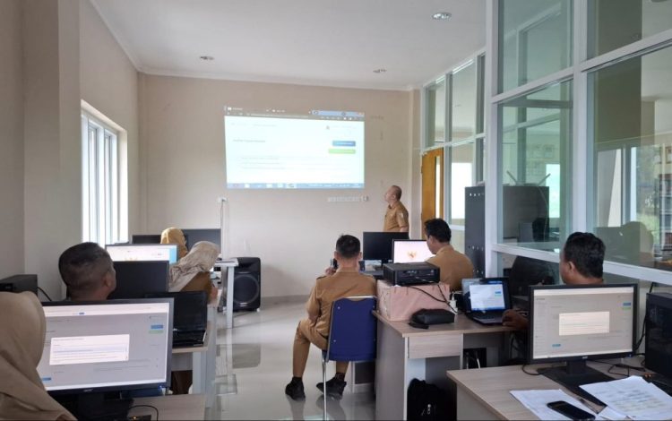 Percepat Implementasi SRIKANDI, Dinas Perpustakaan Pesawaran Dampingi Pembuatan Akun Admin