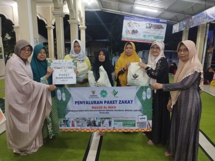 Meringankan Beban Ekonomi, Ratusan Paket Zakat Masjid Al Iman Mulai Didistribusikan