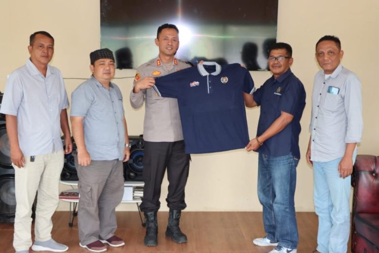 Sinergi Polisi dan Wartawan, Kapolres Pringsewu Raih Apresiasi PWI