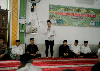 Pemkab Pesisir Barat Salurkan Bantuan Masjid dalam Rangkaian Safari Ramadhan 1447 H