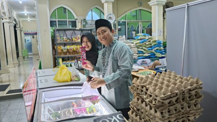 Warga Kemiling Belanja Kebutuhan Keluarga di Al Iman Mart Gedong Meneng