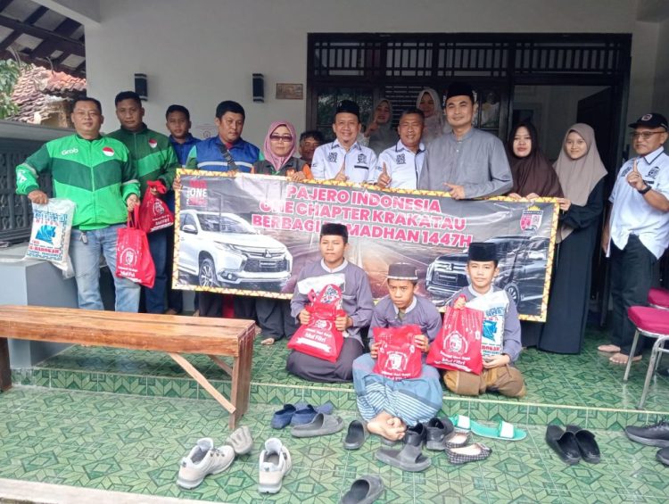 Komunitas PIO Chapter Krakatau Tebar Kepedulian Ramadan Lewat Pembagian Sembako