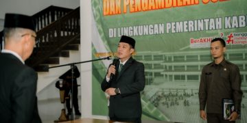Bupati Pesisir Barat Dedi Irawan Lantik Pejabat Pimpinan Tinggi Pratama dan Administrator