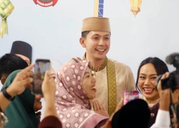 Ribuan Warga Padati Lamban Rakyat, Momen Egi-Zita Dekatkan Diri dengan Rakyat