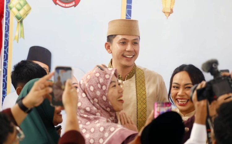 Ribuan Warga Padati Lamban Rakyat, Momen Egi-Zita Dekatkan Diri dengan Rakyat
