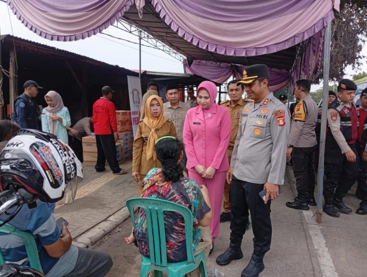 Kapolres Ogan Ilir Turun Langsung Bantu Korban Kebakaran, Ingatkan Bahaya Instalasi Listrik