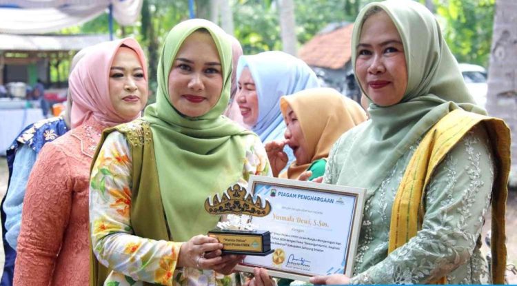 Kartini Masa Kini dari Pesisir Selatan: 13 Perempuan Lampung Selatan Raih Penghargaan “Wanita Helau”