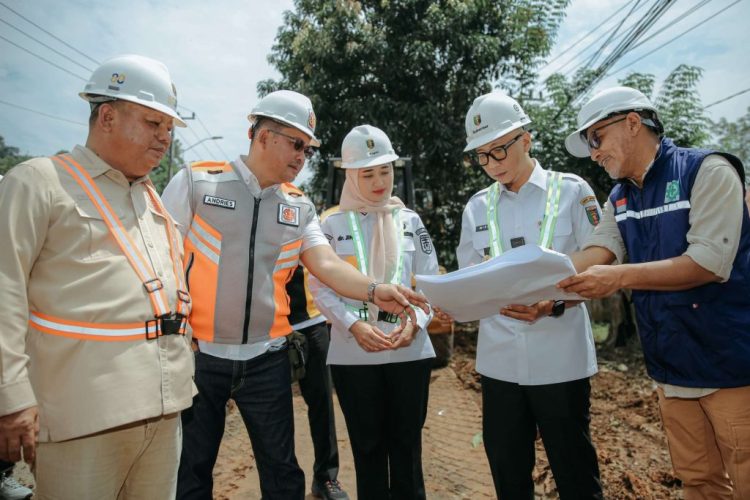 Atasi Macet Wisata, Gubernur Mirza dan Wagub Jihan Tinjau Pelebaran Jalan Lempasing-Padang Cermin