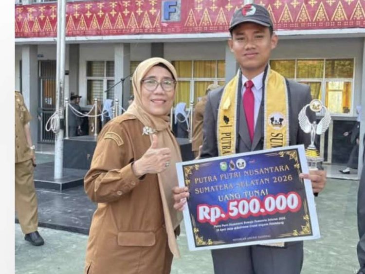 Wakil Palembang M. Carlo Valenrisman Sabet Juara di Ajang Putra Putri Nusantara Sumsel