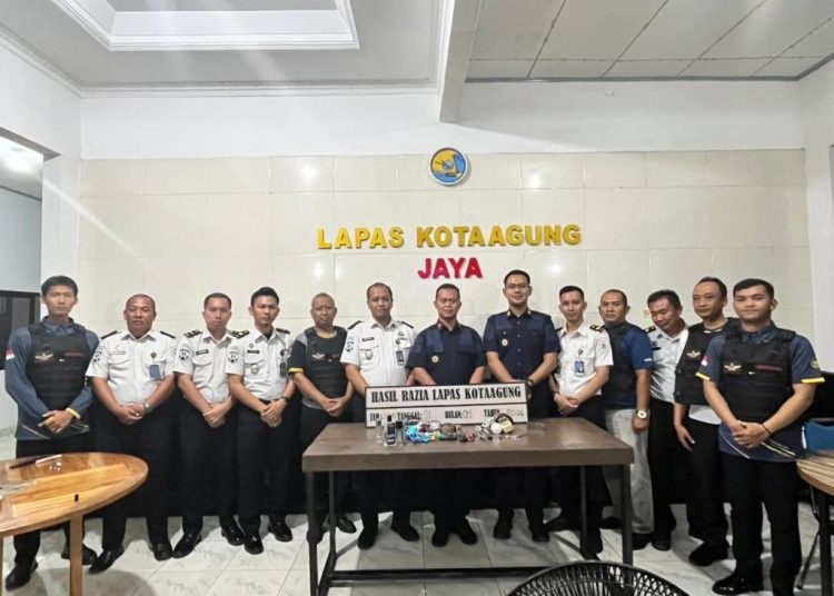 Sidak Malam Blok B, Kalapas Kotaagung Pastikan Lingkungan Steril Narkoba dan Halinar