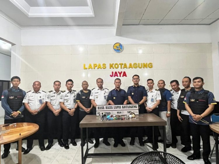 Sidak Malam Blok B, Kalapas Kotaagung Pastikan Lingkungan Steril Narkoba dan Halinar