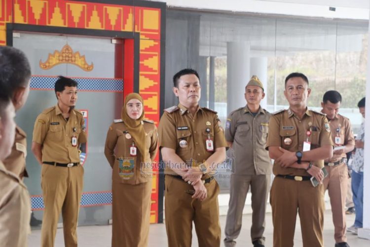 Sekda Pesisir Barat Pimpin Sidak, Tegaskan Disiplin ASN dan Dorong Optimalisasi PAD