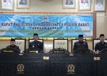 Bupati Dedi Irawan Sampaikan Rekomendasi LKPJ 2025 dalam Rapat Paripurna DPRD Pesisir Barat
