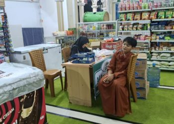 Al Iman Mart Gedong Meneng Ramai Dikunjungi, Anak-anak Ikut Meramaikan dengan Jajanan Murah