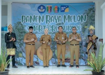 Wagub Jihan Nurlela Panen Melon Smart Greenhouse, Bukti Inovasi SMK Pertanian Lampung