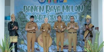 Wagub Jihan Nurlela Panen Melon Smart Greenhouse, Bukti Inovasi SMK Pertanian Lampung
