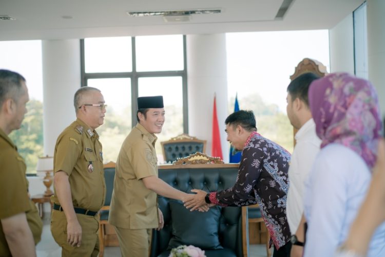 Bupati Dedi Irawan Dukung Sertifikasi Halal Gratis, UMKM Pesisir Barat Siap Naik Kelas