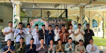 Usai Shalat Iduladha, Jemaah Masjid Al-Iman Gedong Meneng Gelar Tradisi Halalbihalal