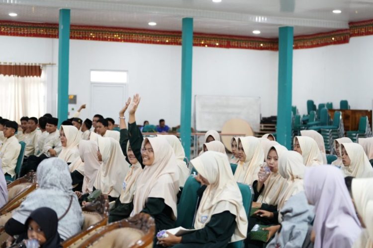 Buka Wawasan Dunia Perkuliahan, Siswa MA Al-Fatah Antusias Pelajari Jalur Masuk Unila 2026