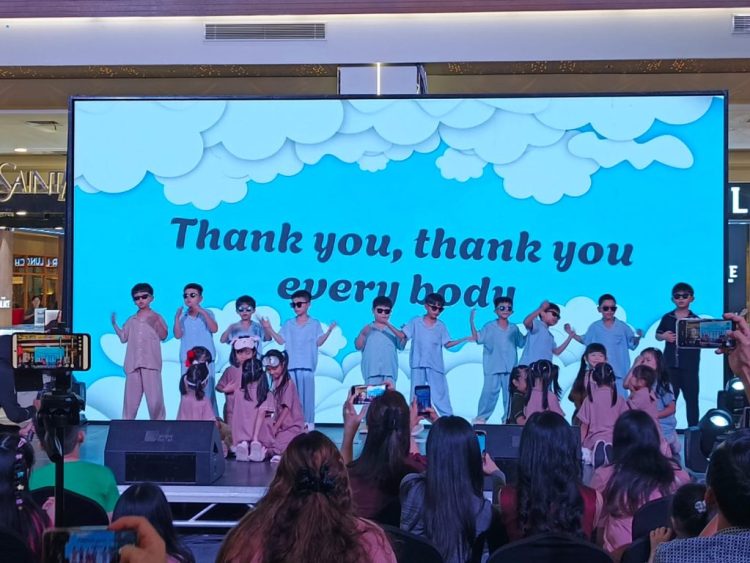 Ungkapan Syukur Lewat Seni, Ratusan Siswa RSI Indonesia School Pukau Pengunjung Palembang Indah Mall