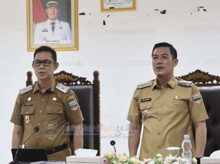 Bapperida Pesisir Barat Ekspos Capaian Kinerja Pembangunan di Hadapan Bupati
