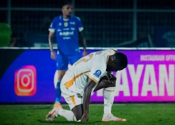 Dari Bhayangkara FC vs Persib: Helm Hilang, Amarah Ruang Ganti, Sampai Murka Suporter Tuan Rumah