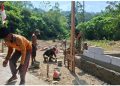 Satgas TMMD Ke-128 Kodim 0424/Tanggamus Mulai Pasang Bata Batako untuk Pembangunan RKB SD Batu Nyangka