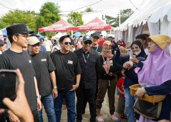 Di Tengah Gemuruh IDS Sumatra 2026, Bupati Egi Pilih Sapa dan Belanja di Tenant UMKM