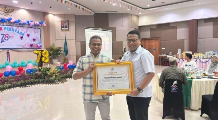 Pemprov Lampung Terima Penghargaan Adhi Manawa Nugraha Madya pada HUT ke-78 BKN