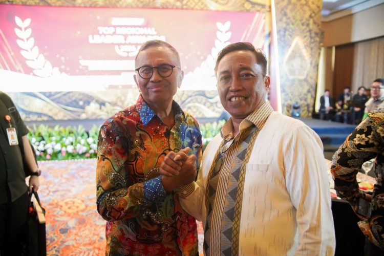 Diserahkan Langsung oleh Dahlan Iskan, Gubernur Lampung Raih Penghargaan Top Regional Leader Awards 2026