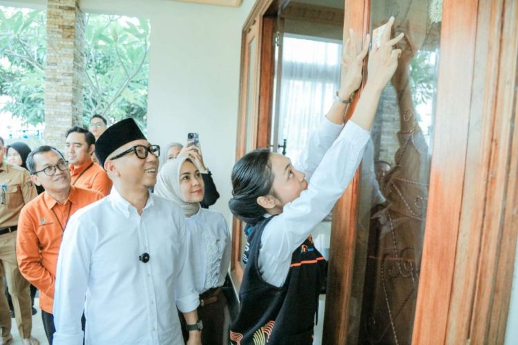 Dorong Data Akurat, Gubernur Rahmat Mirzani Djausal Imbau Warga Sukseskan Sensus Ekonomi 2026