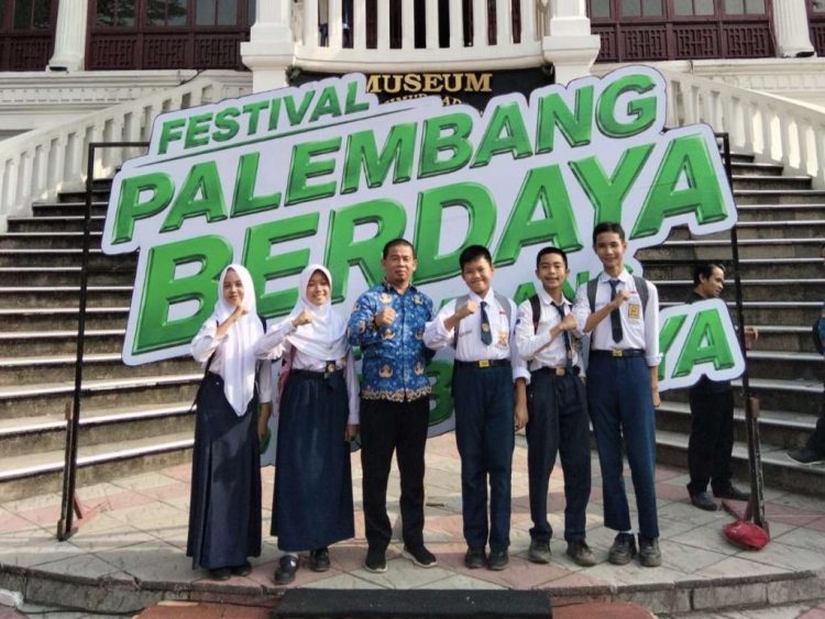 Peringati HUT ke-1343 Palembang, Siswa SMPN 11 Ikuti Lomba Menggambar hingga Permainan Tradisional