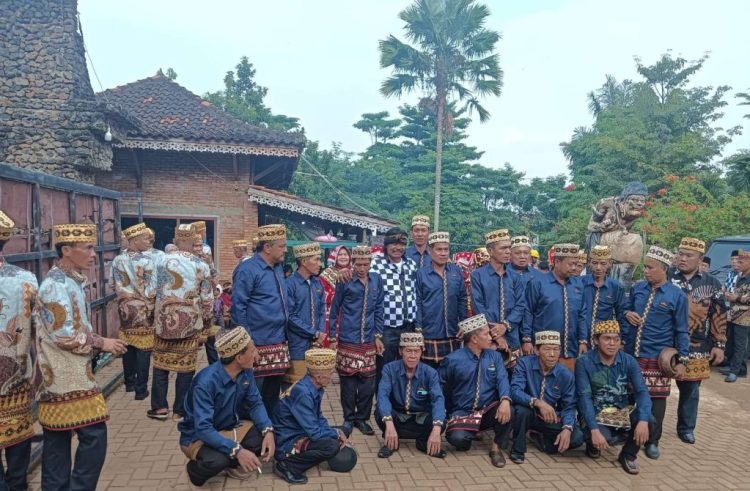 Jokowi Batal ke Pugung Raharjo, Ketua Bela Budaya Lamtim: Bukan karena Ditolak Tokoh Adat
