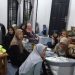 Momen Hangat Warga Gedong Meneng Bandar Lampung Rayakan Kelahiran Anak Ketiga Tetangga