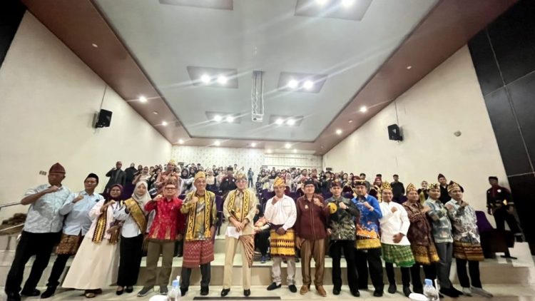 Seminar Hukum Adat Unila: Edward Syah Pernong Sebut Adat Lampung Pedoman Moral Era Modern