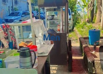 UMKM Acil Tea Tawarkan Camilan Lezat dan Minuman Segar untuk Masyarakat