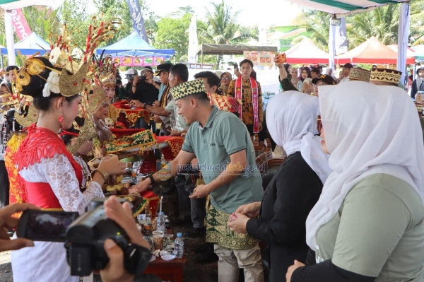 Bupati Dedi Ajak Masyarakat Dukung Promosi Pariwisata dan Budaya Pesisir Barat