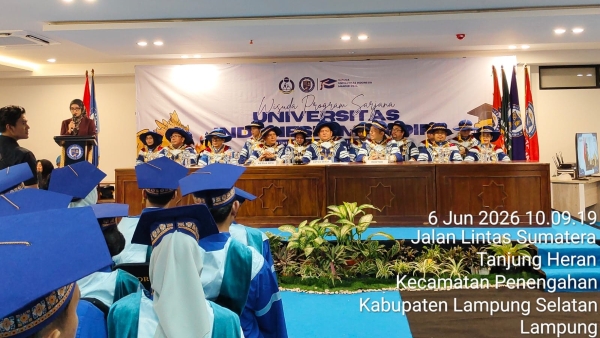 Wisuda Perdana UIMandiri Jadi Tonggak Sejarah Penguatan SDM Unggul di Lampung