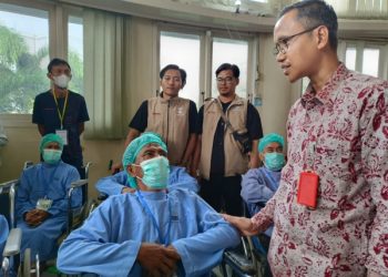 Bakti Sosial Terintegrasi 2026, Kemensos Kolaborasi dengan AMCF Berikan Layanan Katarak Gratis